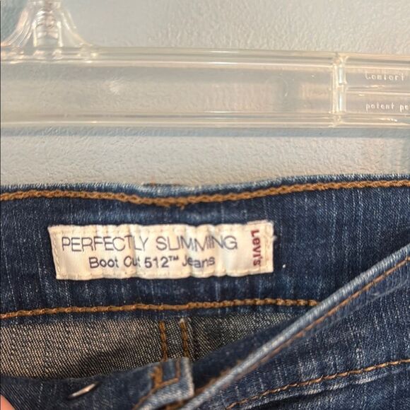 Levi’s women’s 18 short Perfectly Slimming Boot Cut 512 Jeans - Picture 5 of 12